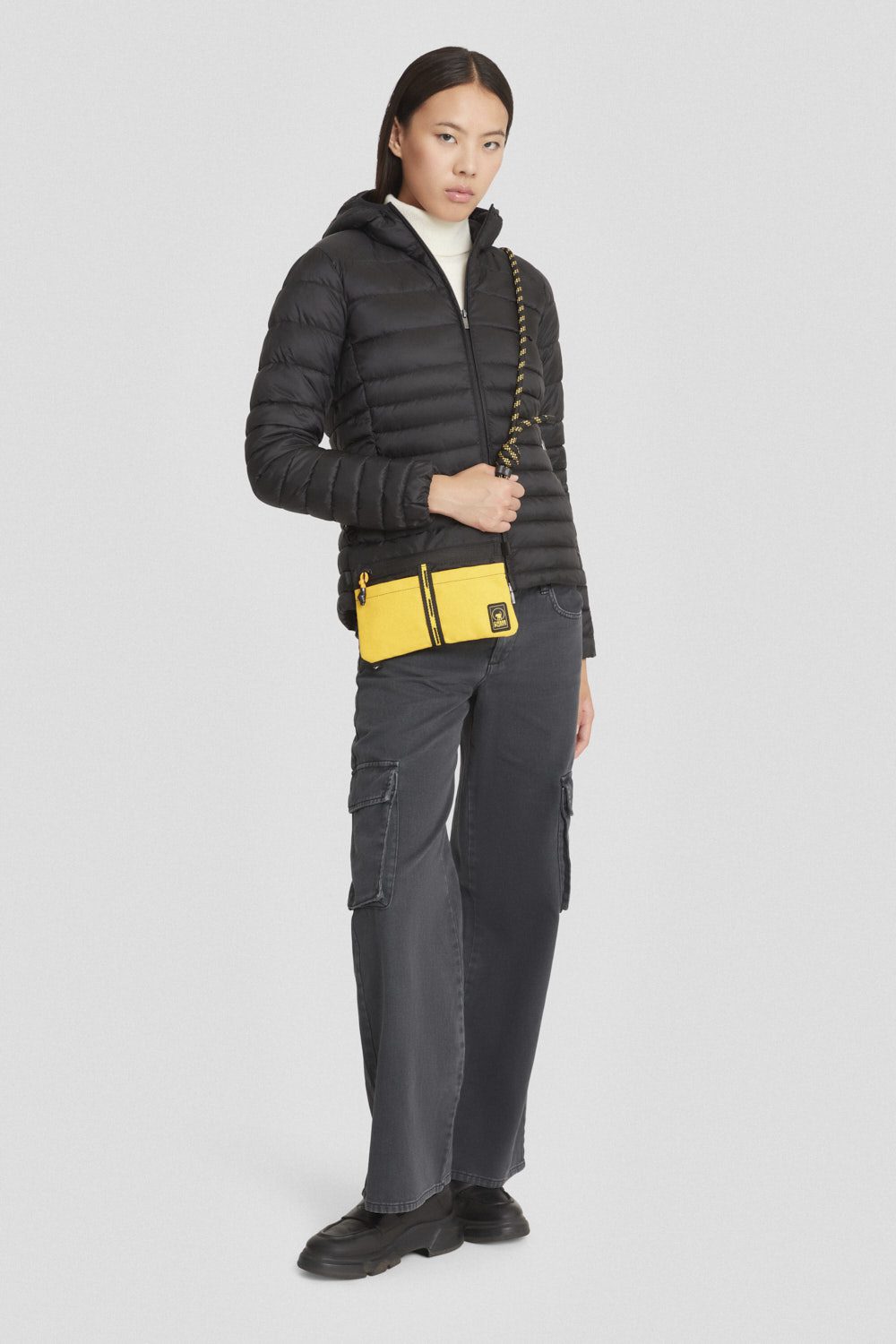 Piumino corto nero trapuntato