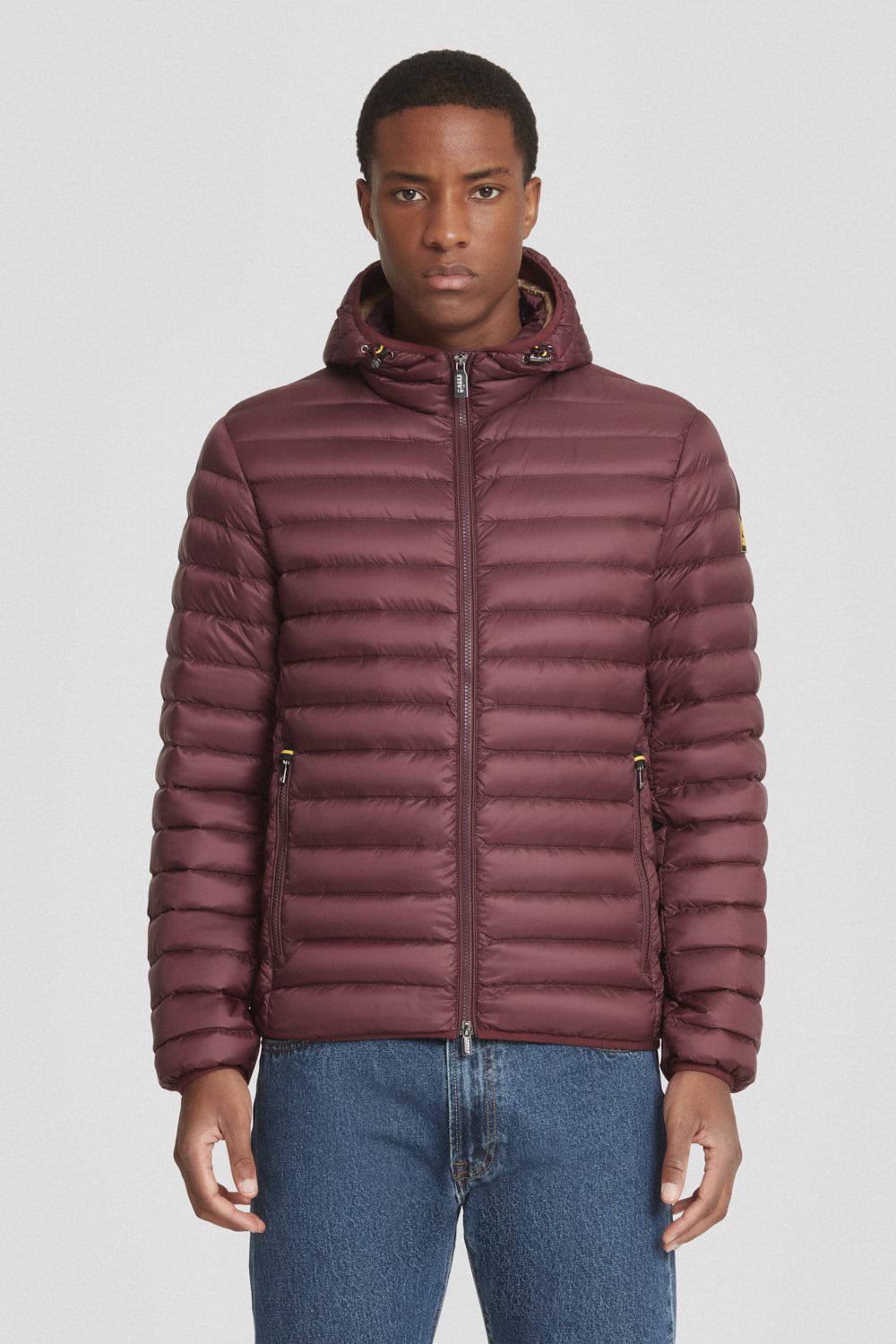 Piumino leggero mogano con cappuccio