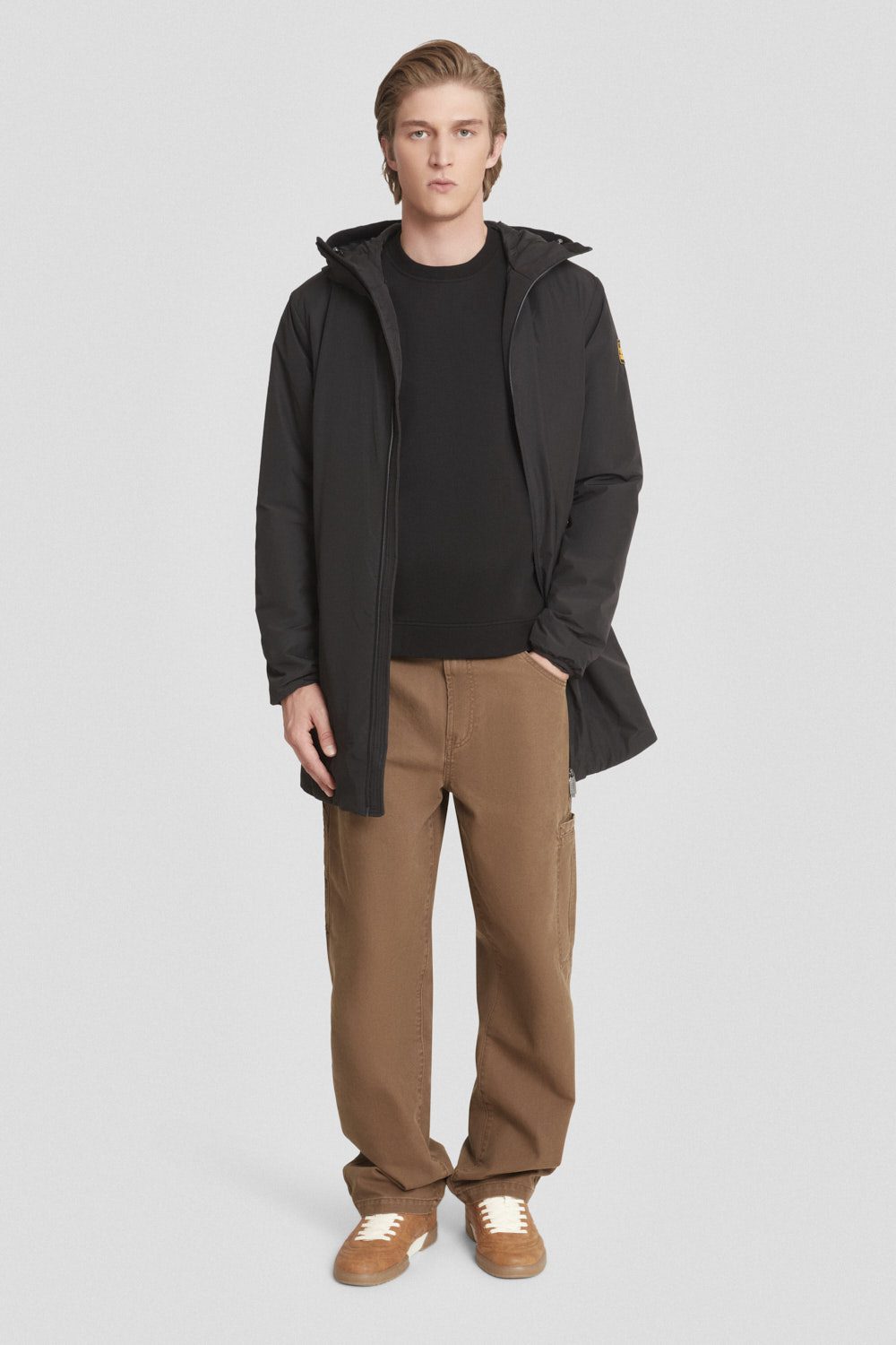 Giacca lunga imbottita nera con cappuccio