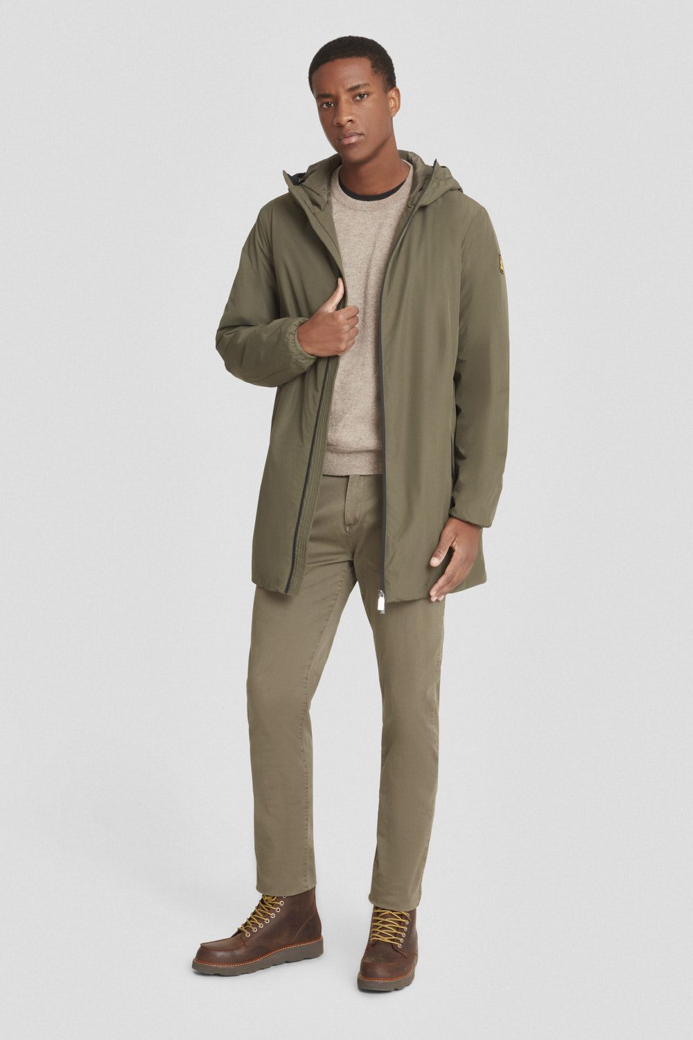 Giacca lunga imbottita verde militare con cappuccio