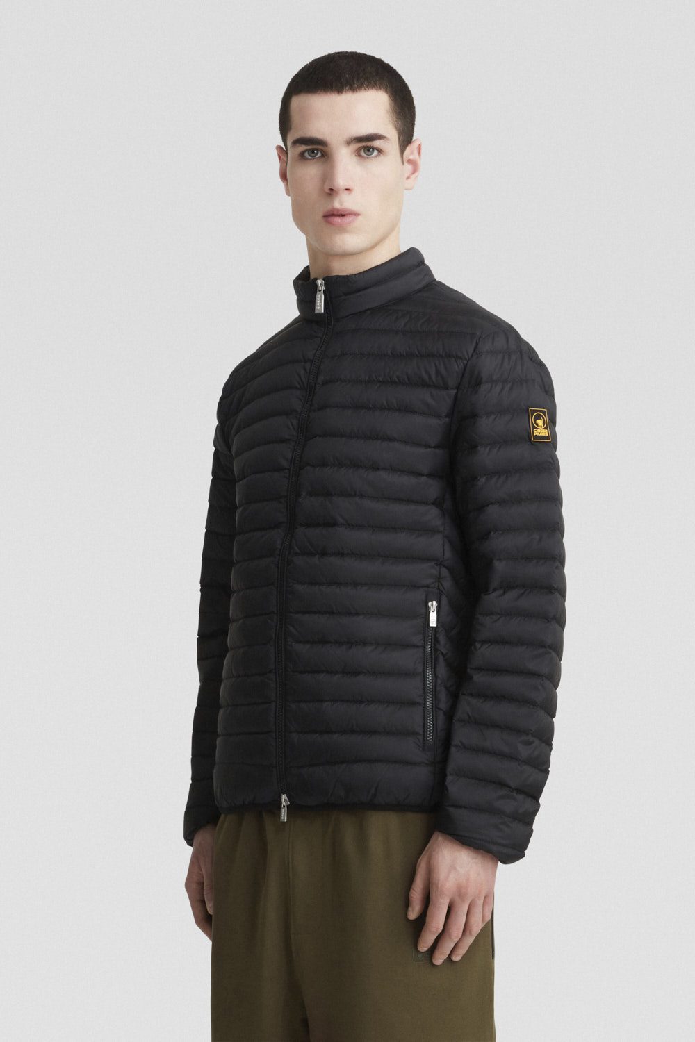 JASON-3.0-_Piumini-leggeri_255CFMJ20127N0210D206XXP_Indossato_2.jpg JASON 3.0 Piumini leggeri 255CFMJ20127N0210D206XXP Indossato 2