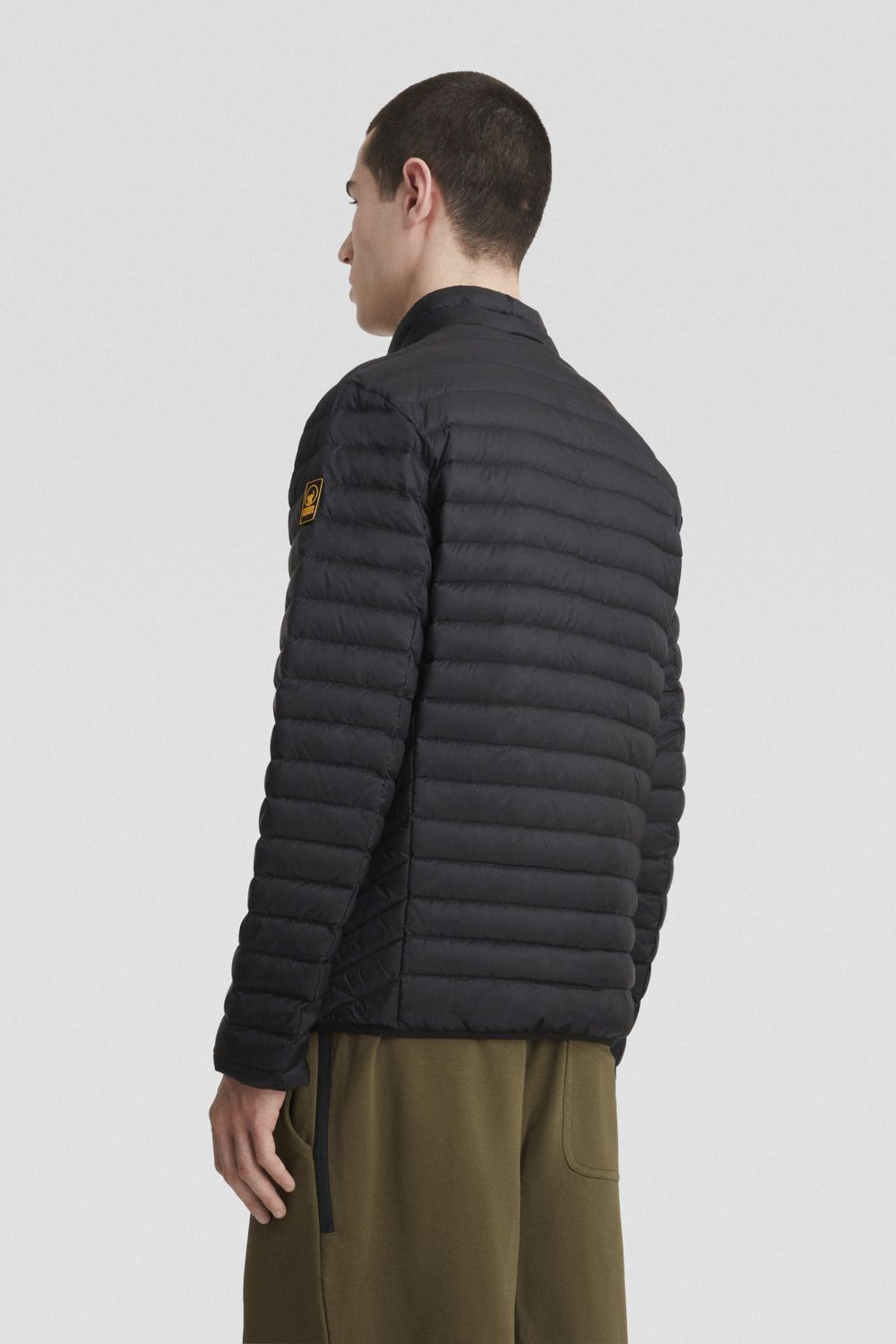 JASON-3.0-_Piumini-leggeri_255CFMJ20127N0210D206XXP_Indossato_3.jpg JASON 3.0 Piumini leggeri 255CFMJ20127N0210D206XXP Indossato 3