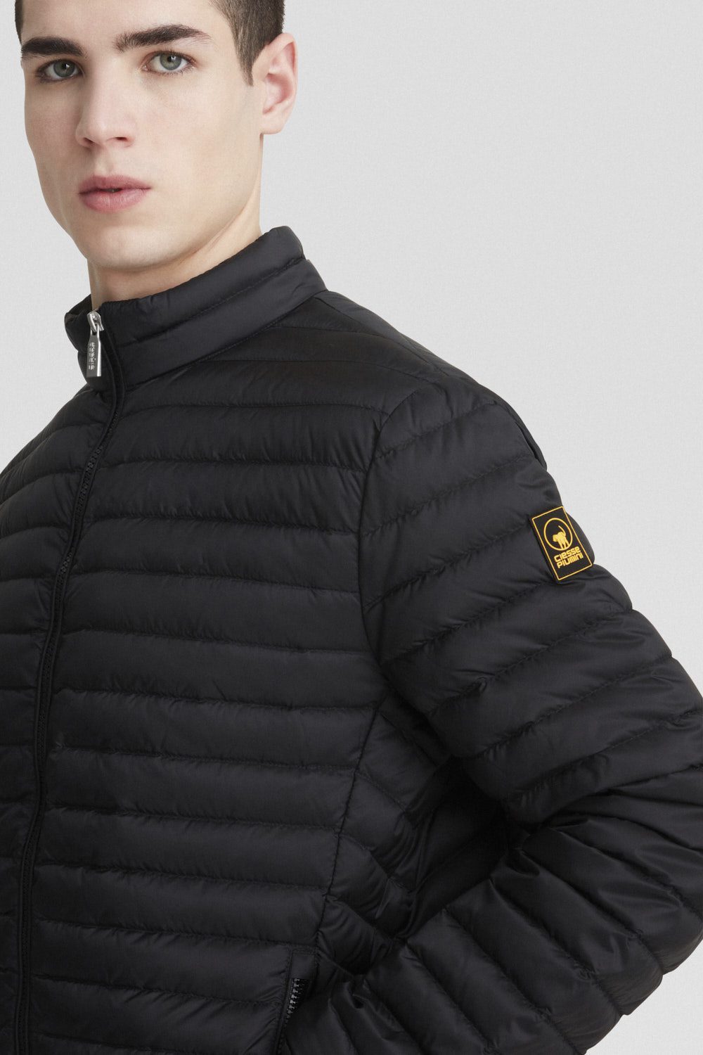 JASON-3.0-_Piumini-leggeri_255CFMJ20127N0210D206XXP_Indossato_4.jpg JASON 3.0 Piumini leggeri 255CFMJ20127N0210D206XXP Indossato 4