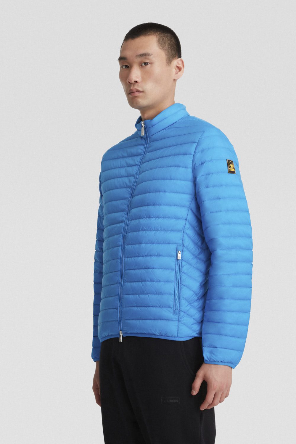 JASON-3.0-_Piumini-leggeri_255CFMJ20127N0210D308XXP_Indossato_2.jpg JASON 3.0 Piumini leggeri 255CFMJ20127N0210D308XXP Indossato 2