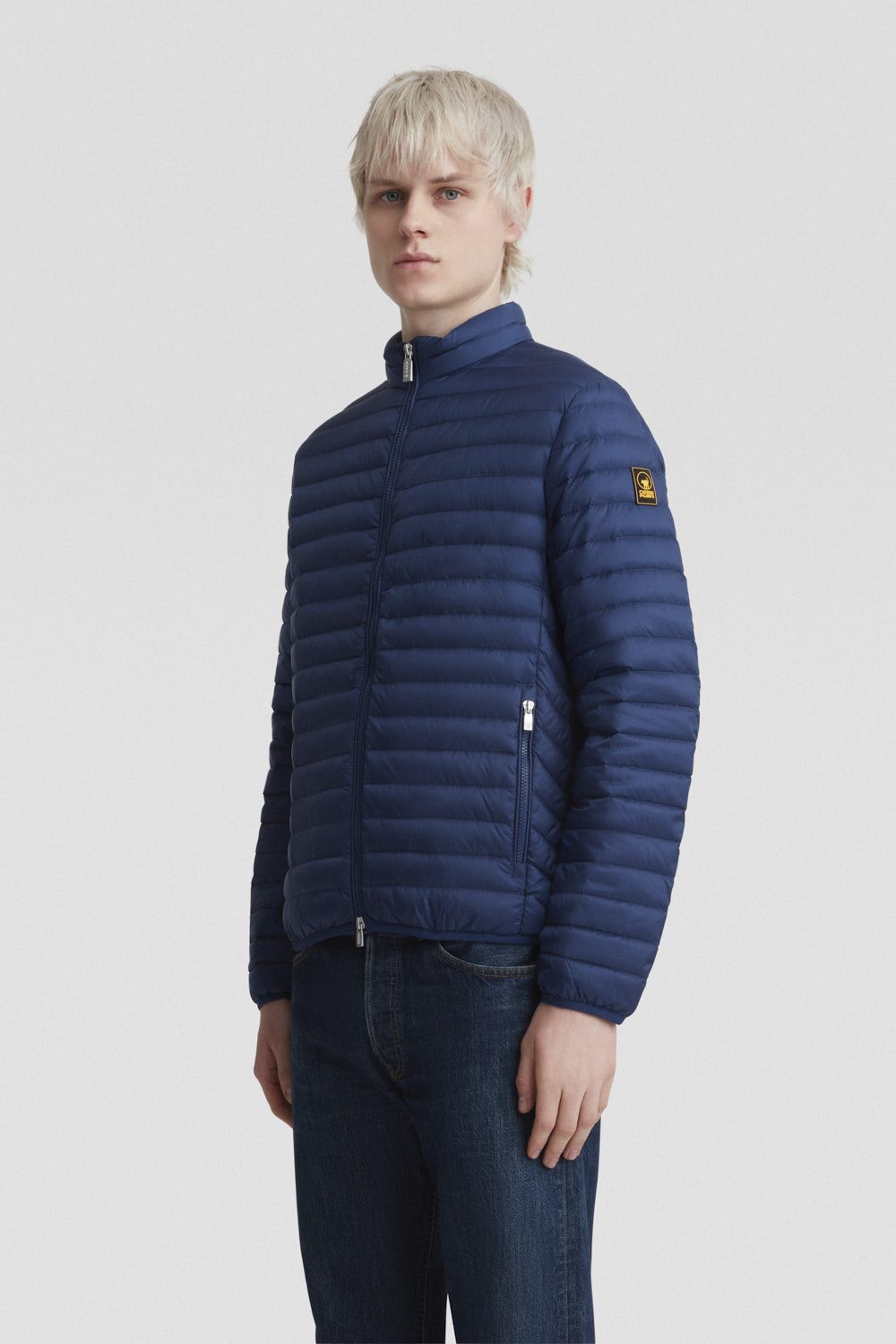 JASON-3.0-_Piumini-leggeri_255CFMJ20127N0210D334XXP_Indossato_2.jpg JASON 3.0 Piumini leggeri 255CFMJ20127N0210D334XXP Indossato 2