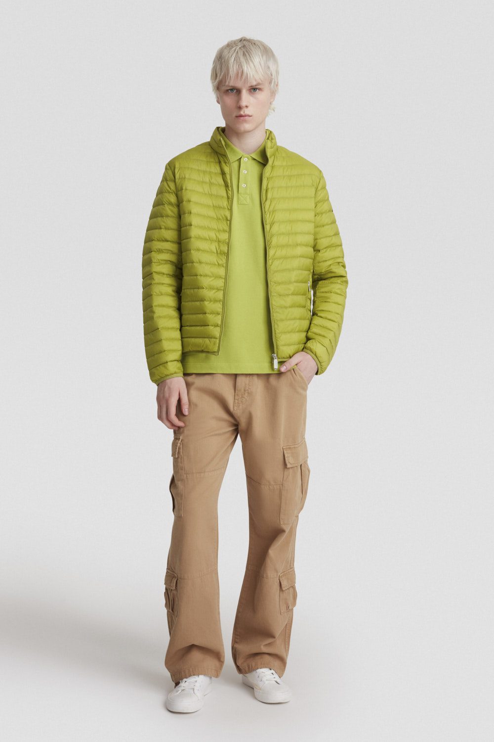 Piumino verde leggero con zip in vera piuma