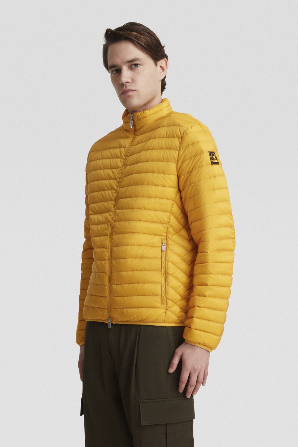 JASON-3.0-_Piumini-leggeri_255CFMJ20127N0210D684XXP_Indossato_2.jpg JASON 3.0 Piumini leggeri 255CFMJ20127N0210D684XXP Indossato 2