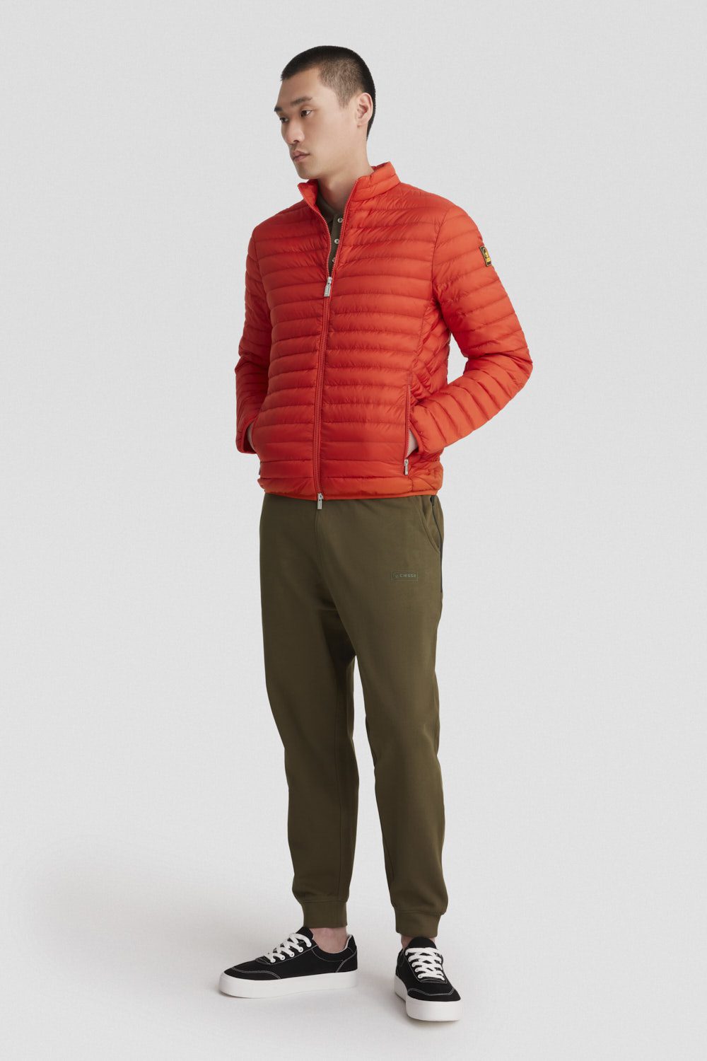 JASON-3.0-_Piumini-leggeri_255CFMJ20127N0210D691XXP_Indossato_1.jpg JASON 3.0 Piumini leggeri 255CFMJ20127N0210D691XXP Indossato 1