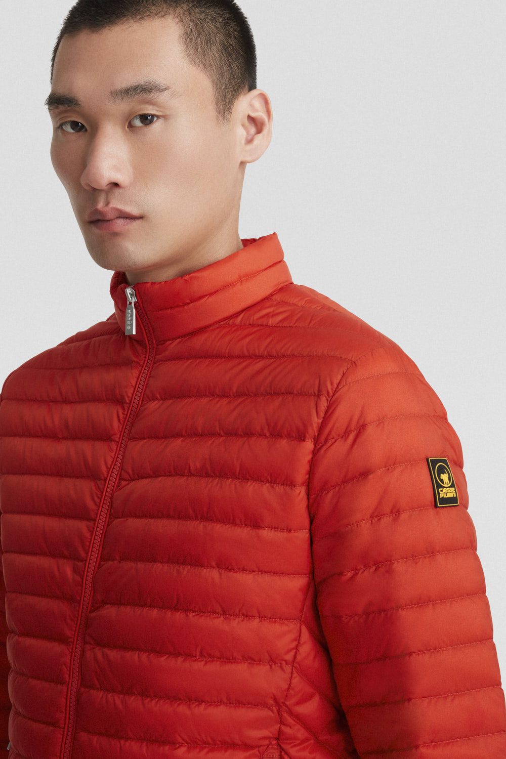 JASON-3.0-_Piumini-leggeri_255CFMJ20127N0210D691XXP_Indossato_4.jpg JASON 3.0 Piumini leggeri 255CFMJ20127N0210D691XXP Indossato 4