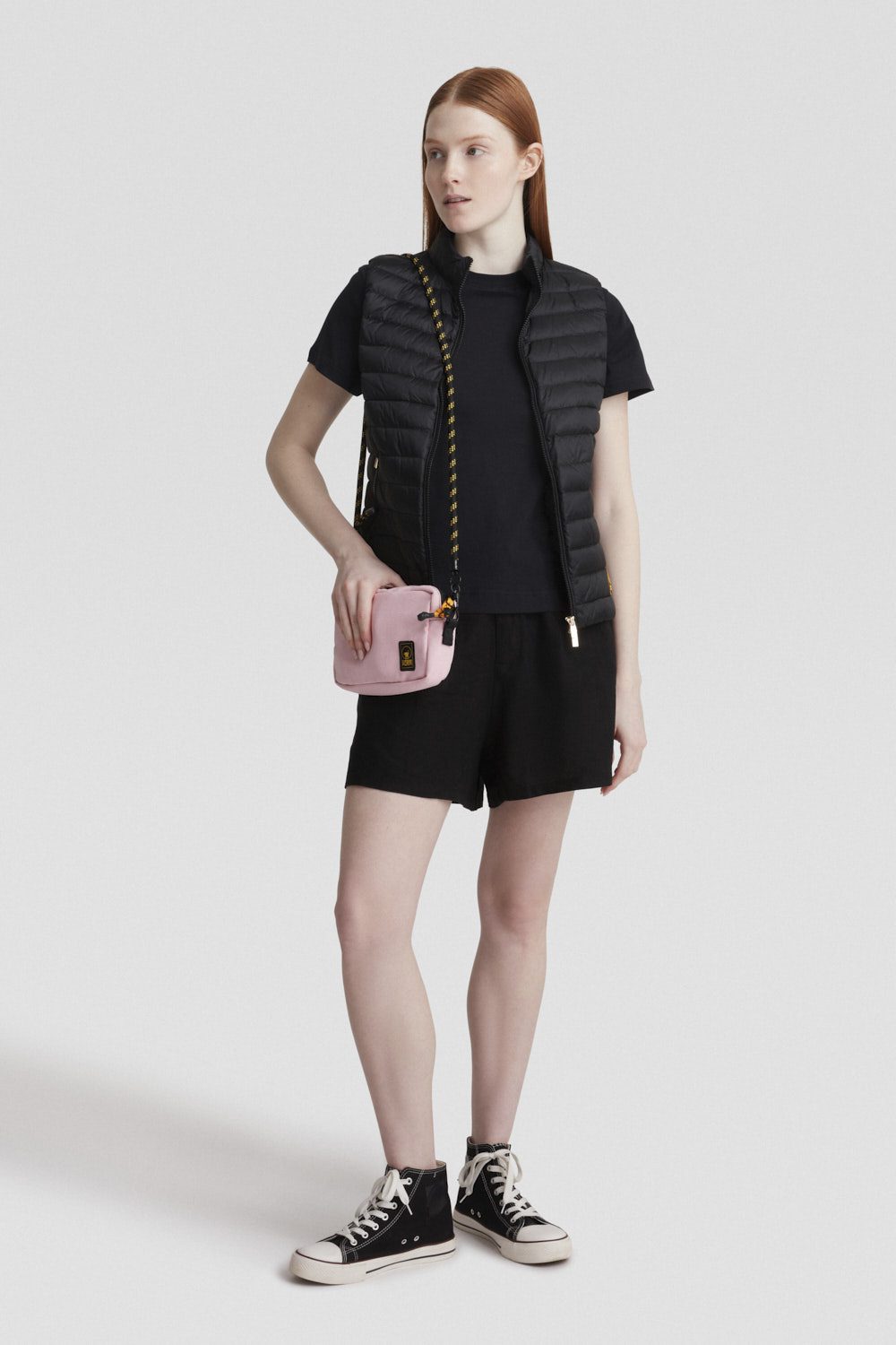 T-shirt girocollo in cotone nera