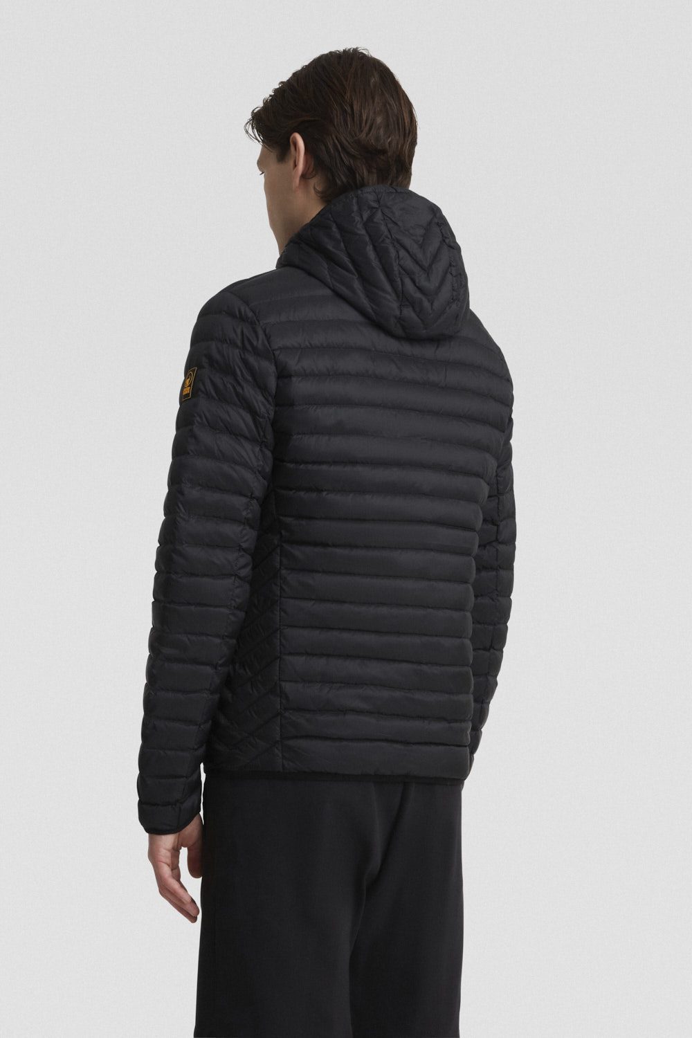 LARRY-3.0-_Piumini-leggeri_255CFMJ00126N0210D206XXP_Indossato_3.jpg LARRY 3.0 Piumini leggeri 255CFMJ00126N0210D206XXP Indossato 3