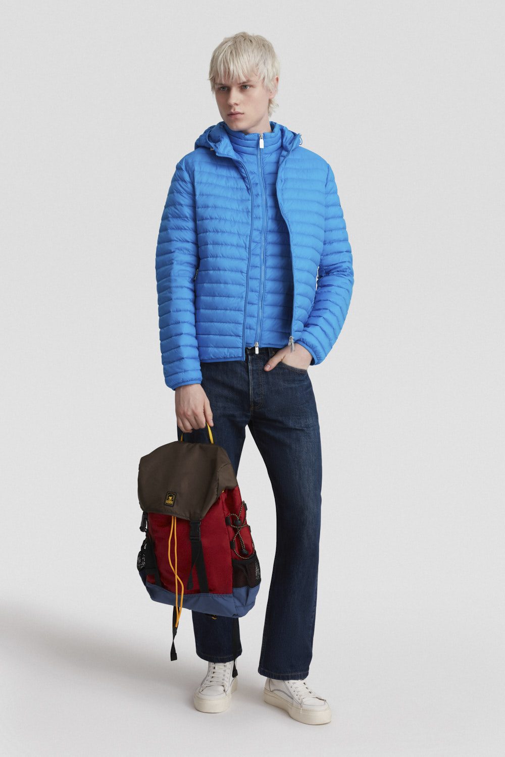 Piumino blu acceso leggero opaco con cappuccio in vera piuma