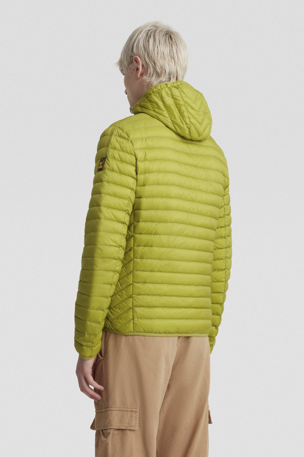 LARRY-3.0-_Piumini-leggeri_255CFMJ00126N0210D42OXXP_Indossato_3-1.jpg LARRY 3.0 Piumini leggeri 255CFMJ00126N0210D42OXXP Indossato 3 1