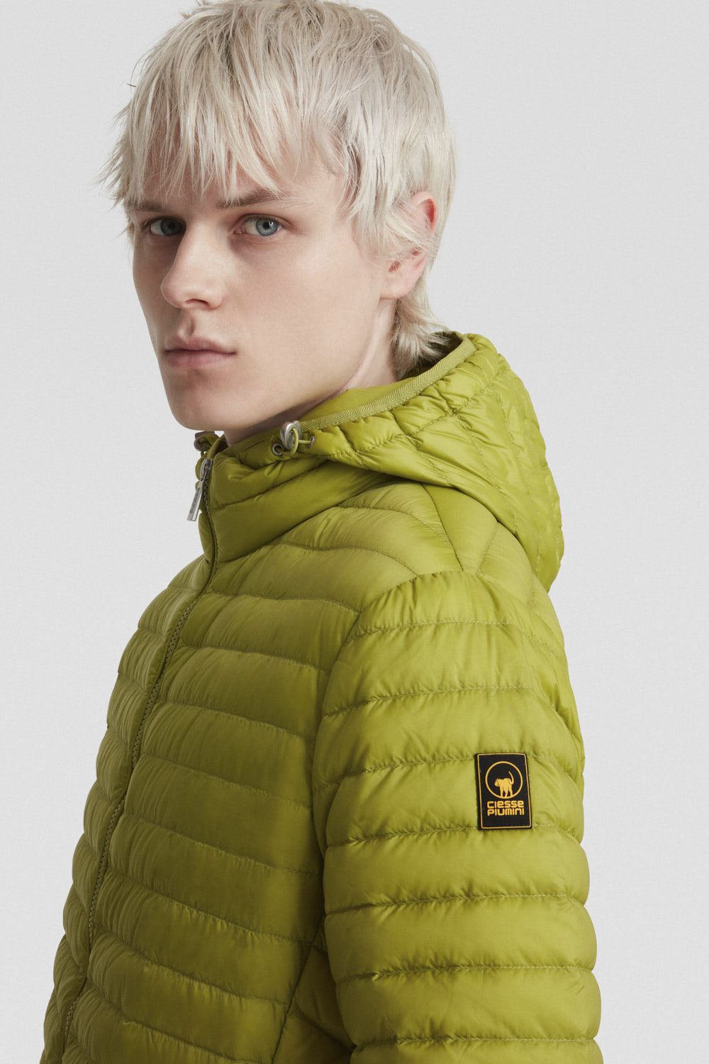 LARRY-3.0-_Piumini-leggeri_255CFMJ00126N0210D42OXXP_Indossato_4-1.jpg LARRY 3.0 Piumini leggeri 255CFMJ00126N0210D42OXXP Indossato 4 1