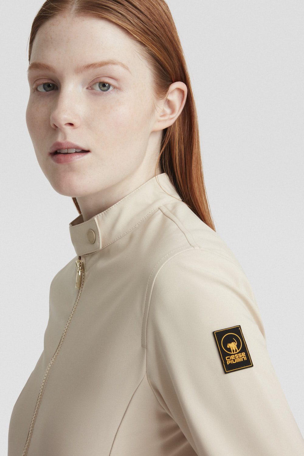 MAGI-_Softshell_245CPWJ32726P0U23X135XXP_Indossato_4.jpg MAGI Softshell 245CPWJ32726P0U23X135XXP Indossato 4