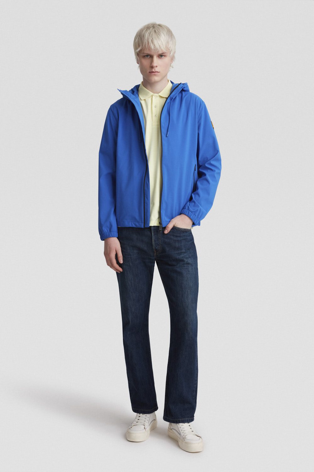 Giacca impermeabile blu acceso