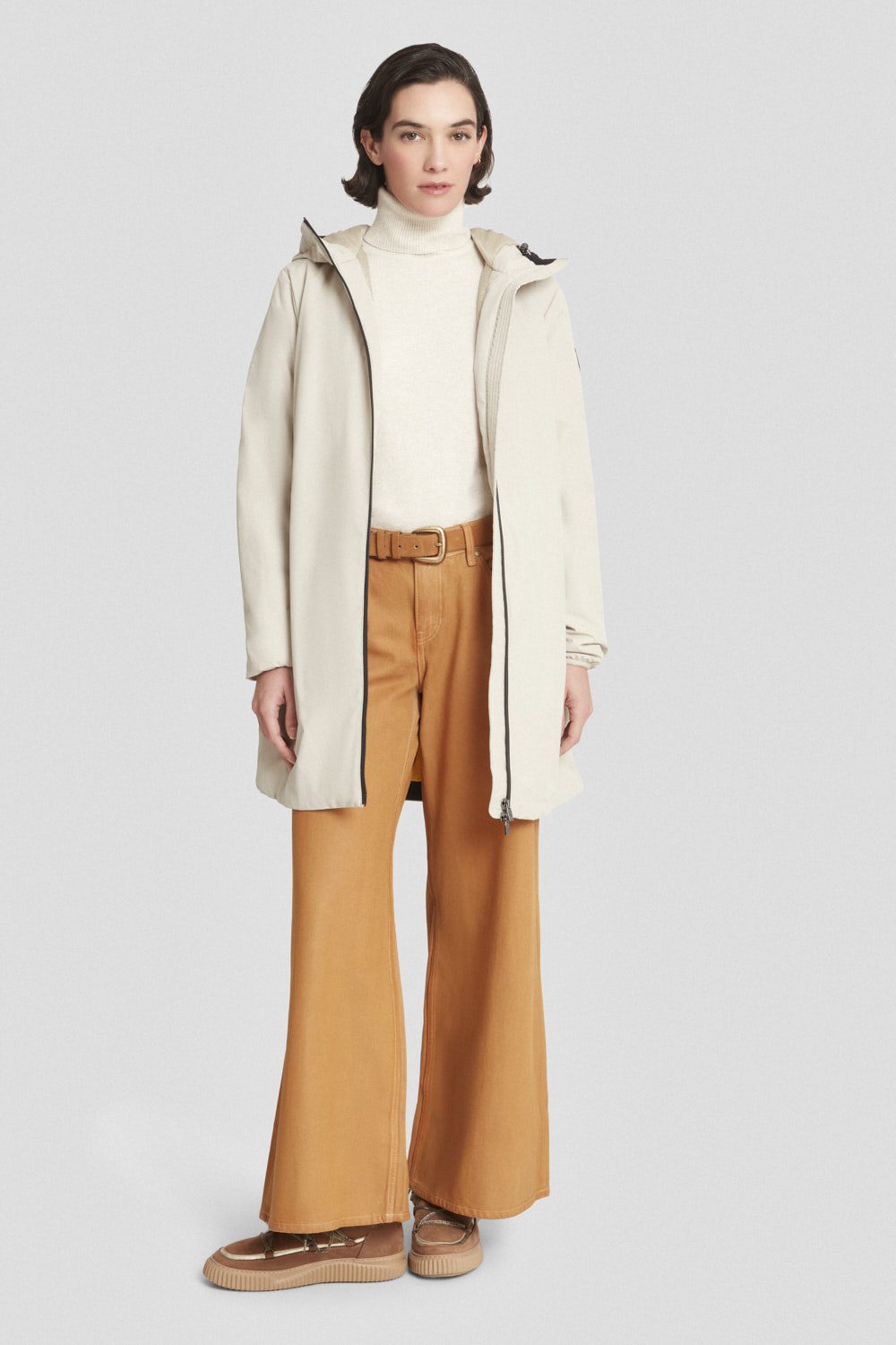 Giacca lunga imbottita beige con cappuccio