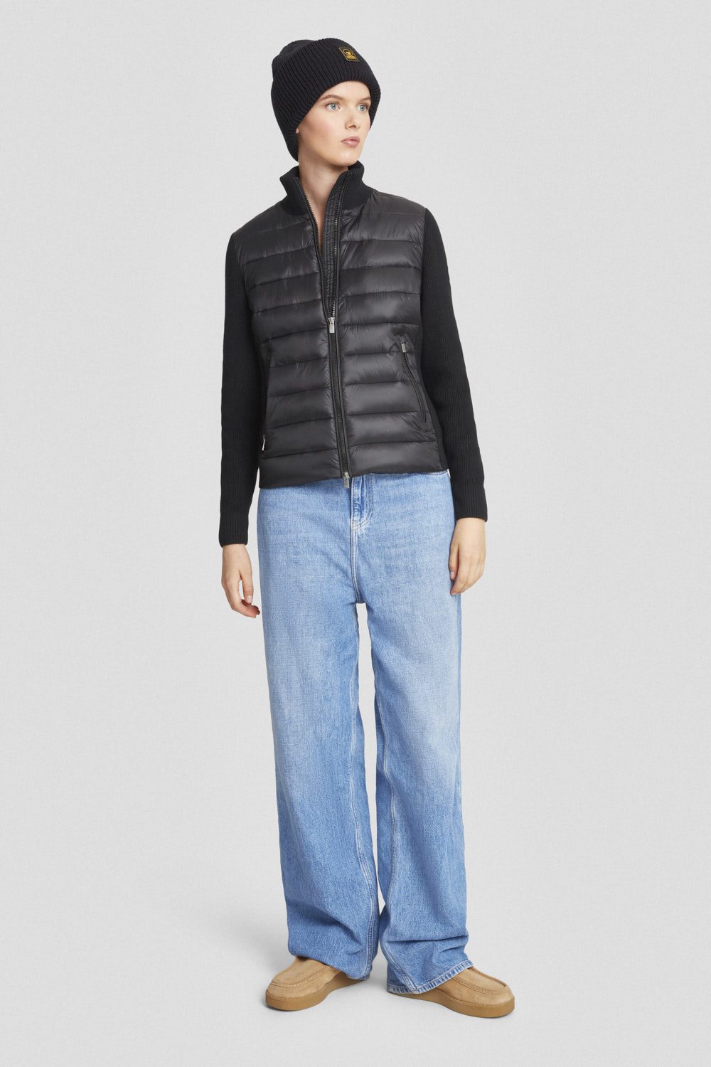 Giacca leggera nera con maniche in maglia