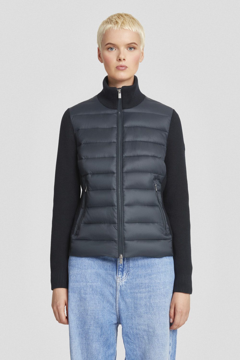 Giacca leggera blu con maniche in maglia