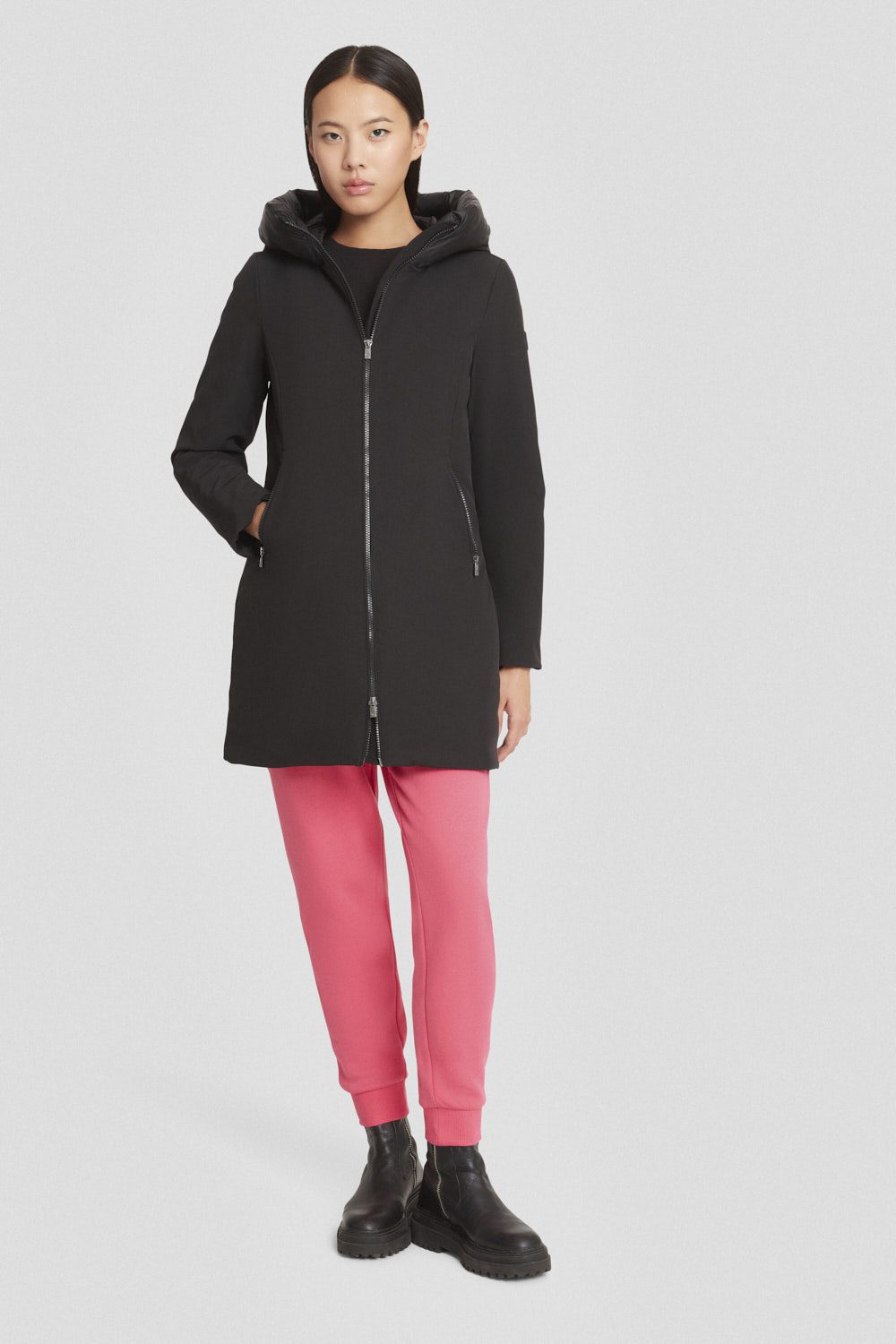 Giacca lunga nera imbottita in softshell