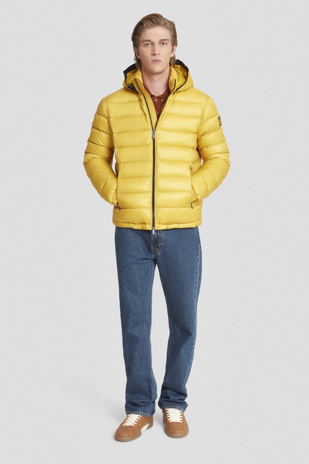 Piumino corto giallo con cappuccio staccabile