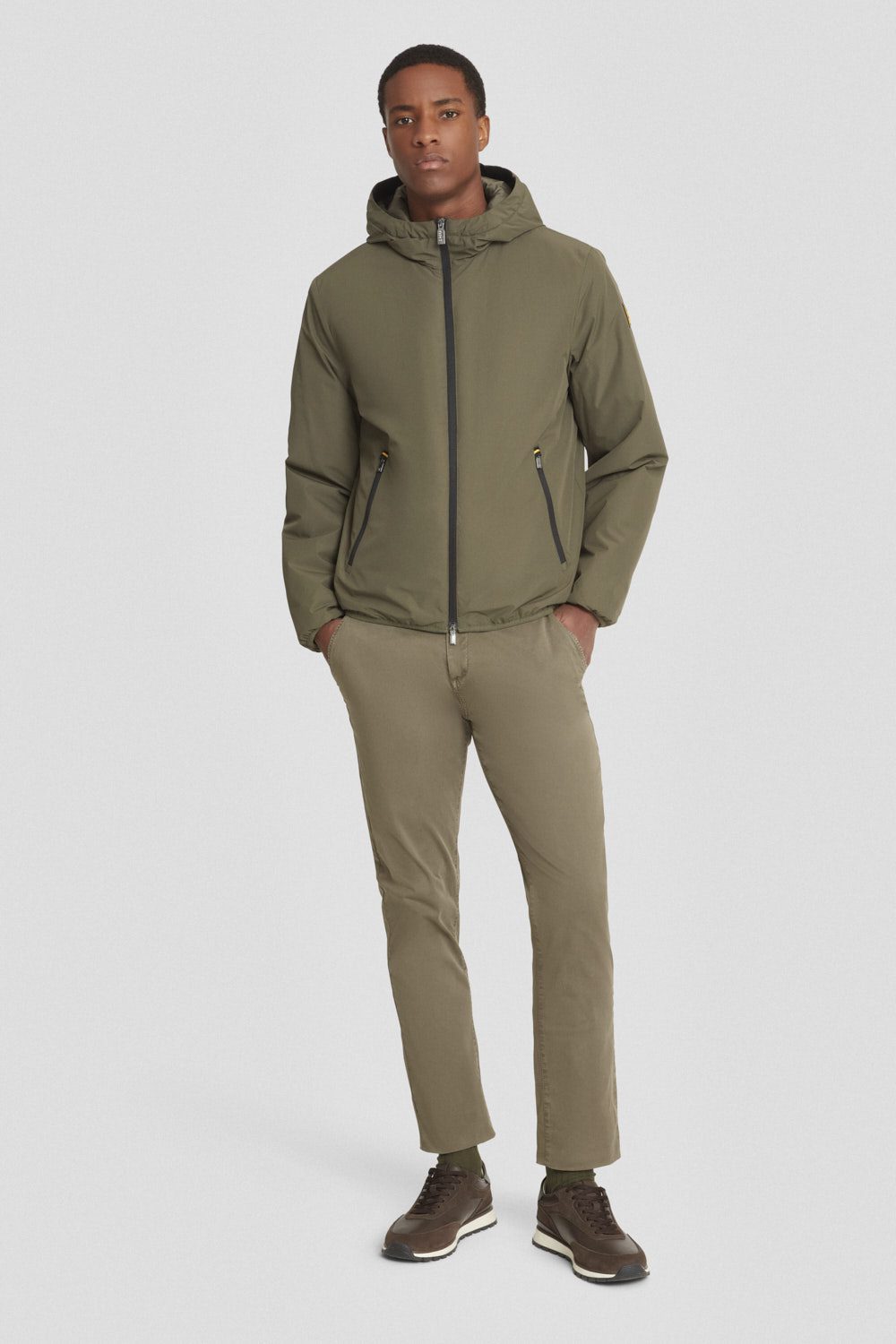 Giacca imbottita verde militare con cappuccio