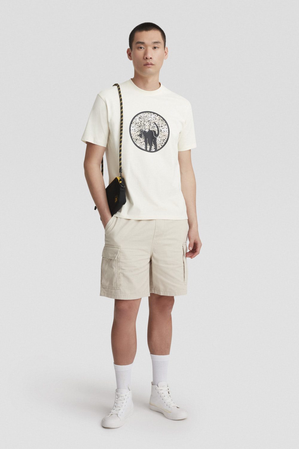 T-shirt girocollo in cotone beige con stampa