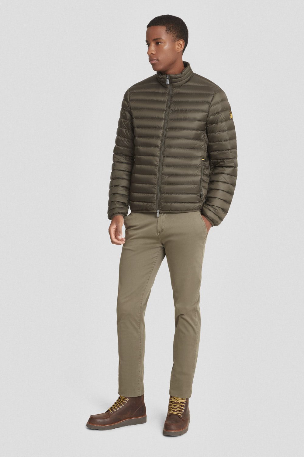 Piumino leggero verde militare senza cappuccio