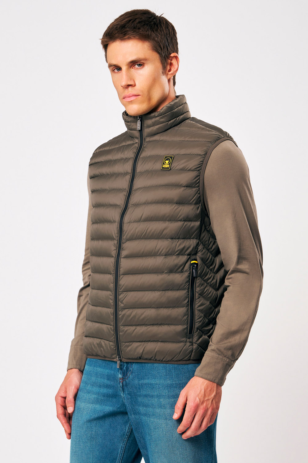 ASTOR 3.0 - 800FP LIGHT DOWN VEST FULL ZIP_253CFMV20049_N0210D_427XXP (1) ASTOR 3.0 800FP LIGHT DOWN VEST FULL ZIP 253CFMV20049 N0210D 427XXP 1