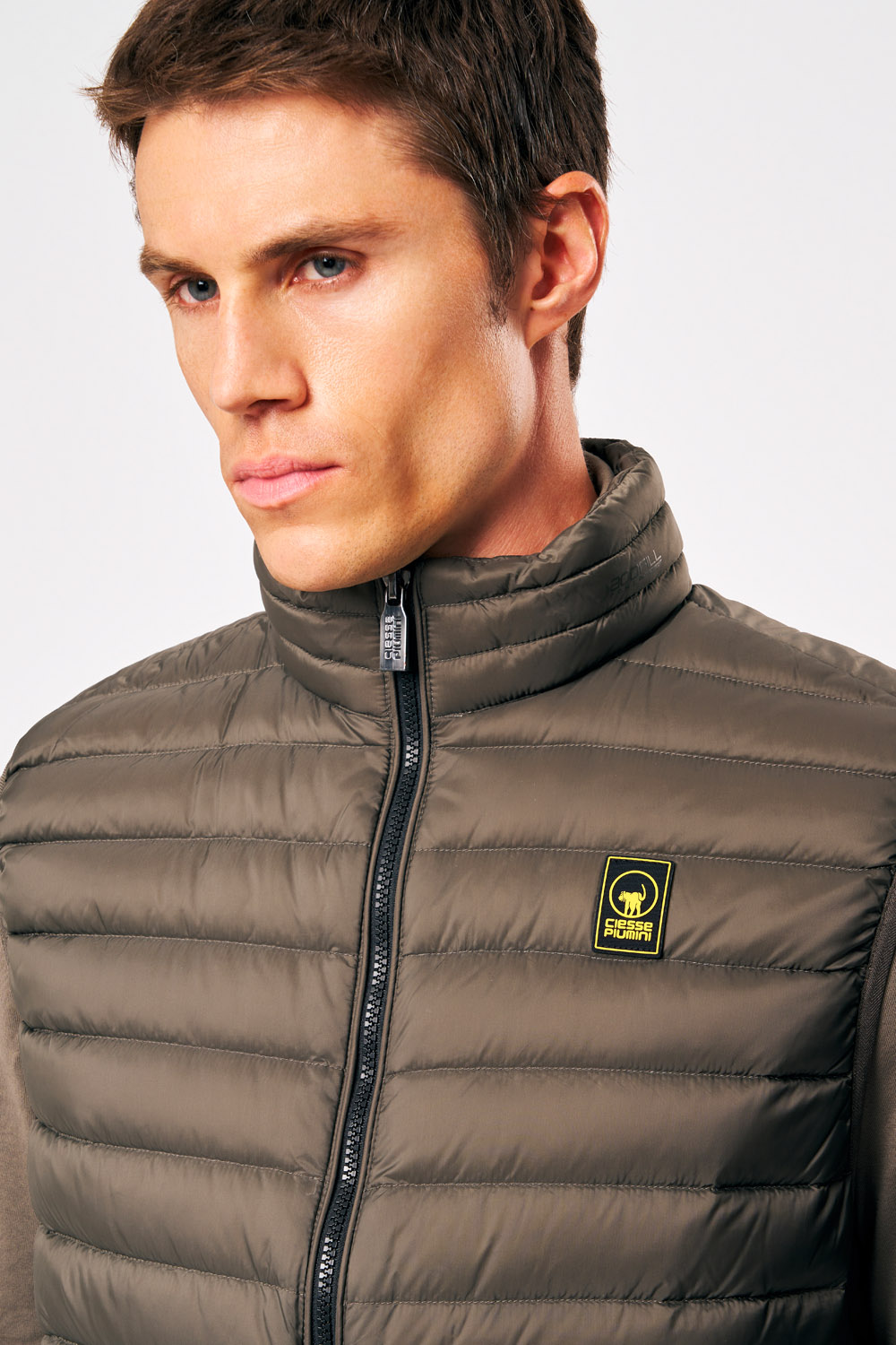 ASTOR 3.0 - 800FP LIGHT DOWN VEST FULL ZIP_253CFMV20049_N0210D_427XXP (4) ASTOR 3.0 800FP LIGHT DOWN VEST FULL ZIP 253CFMV20049 N0210D 427XXP 4