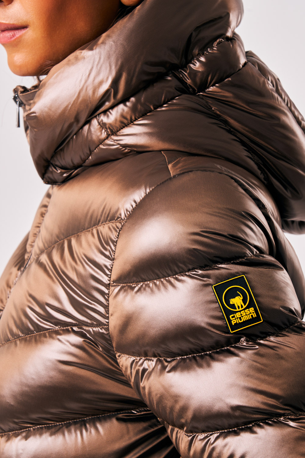 HEIDI - 800FP DOWN JACKET 200GR WITH DETAC. HOOD_253CFWJ03012_N3O11D_71S7XP_2 2 HEIDI 800FP DOWN JACKET 200GR WITH DETAC. HOOD 253CFWJ03012 N3O11D 71S7XP 2 2