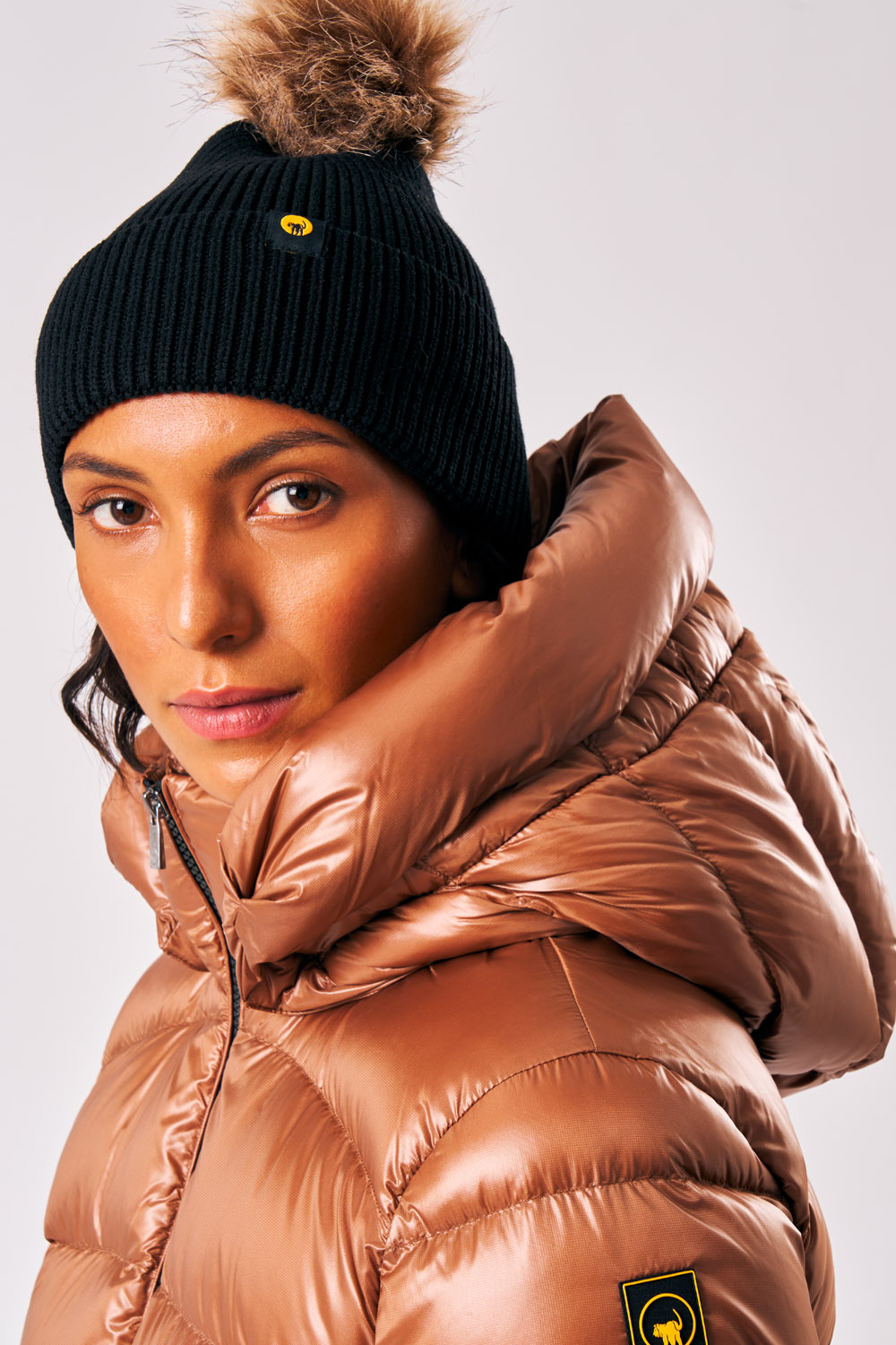 VEGA FAKE FUR POM POM BEANIE 263ACWA03253 V1230X 206XXX 1